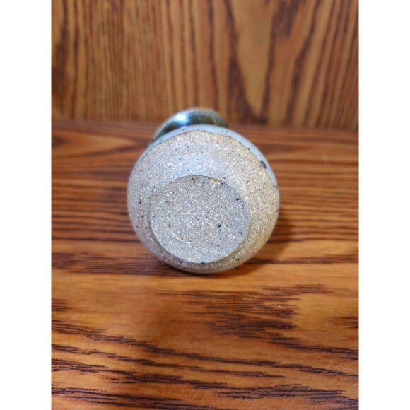 Handcrafted Vintage Ceramic Miniature Vase With Unique Ruffled Design & Speckled - Picture 6 of 7